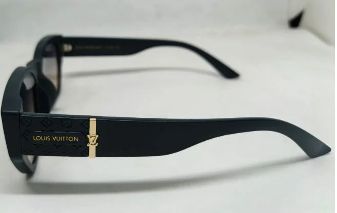 Louis Vuitton sunglass BO-32 gallery image