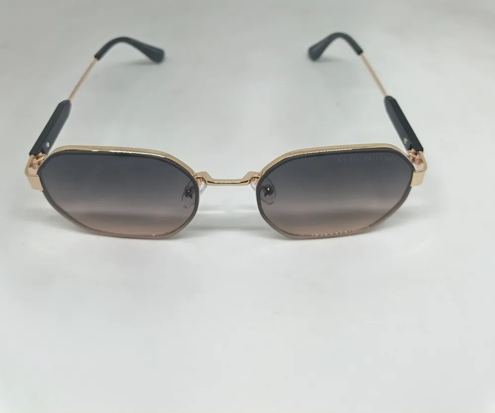 LOUIS VUITTON Sunglass   (2-Color) BO-39 gallery image