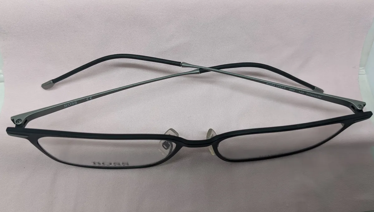 BOSS (Hugo Boss) Titanium 1253/F gallery image