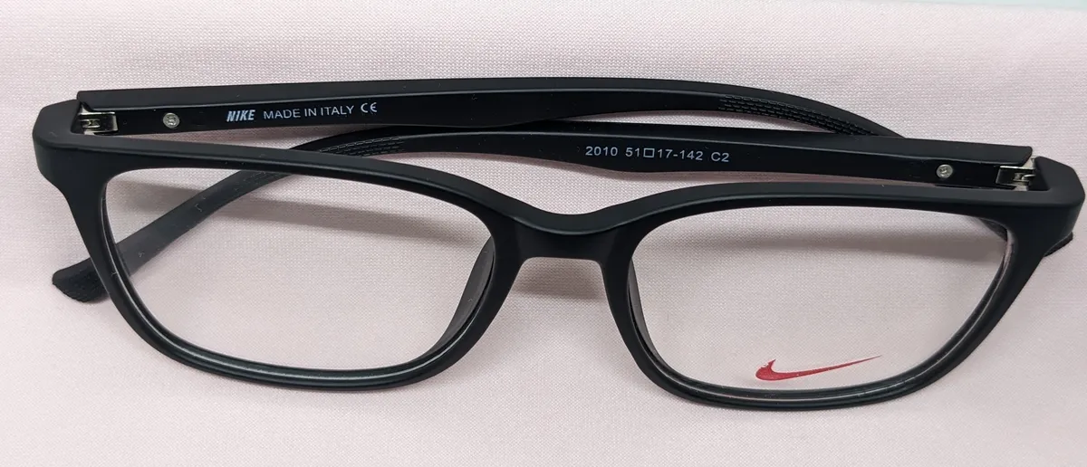 Nike matte black gallery image