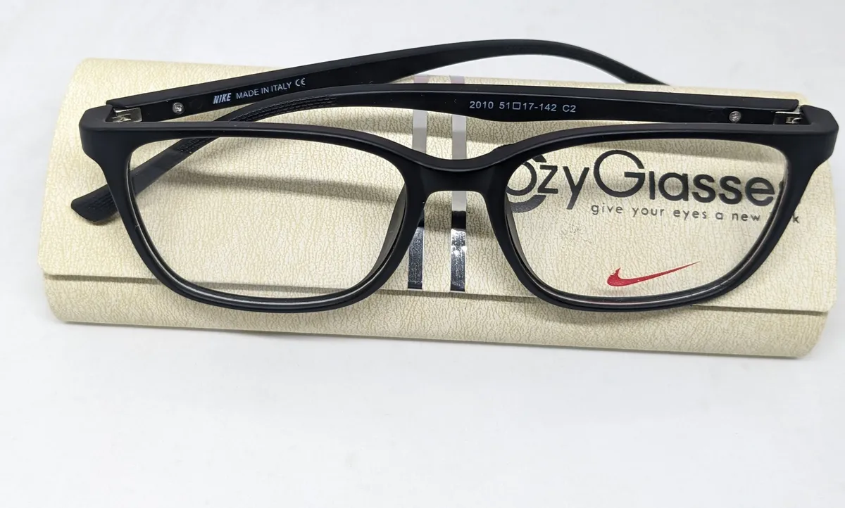 Nike matte black gallery image